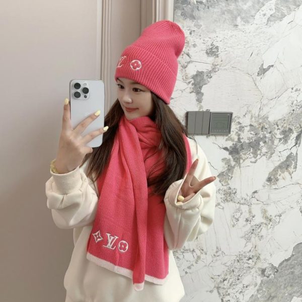 réplica,joyas,joyería,1:1,replica,fake,lujo,barato Conjunto clásico de gorro y bufanda de Louis Vuitton.