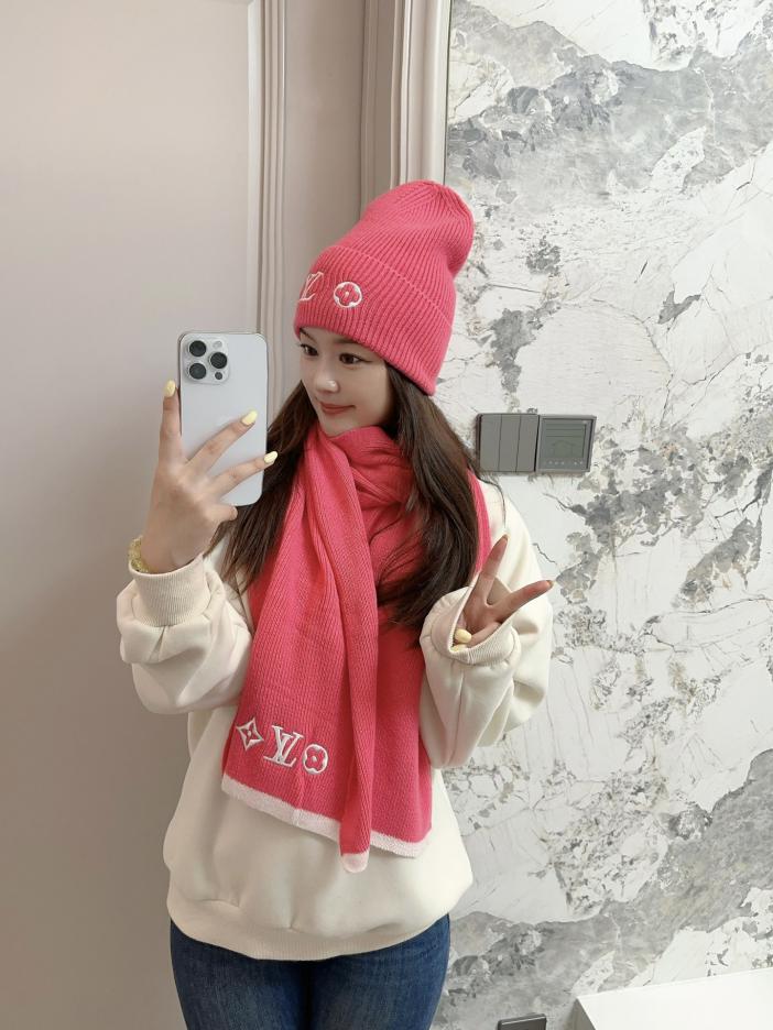 réplica,joyas,joyería,1:1,replica,fake,lujo,barato réplica,joyas,joyería,1:1,replica,fake,lujo,barato Conjunto clásico de gorro y bufanda de Louis Vuitton.