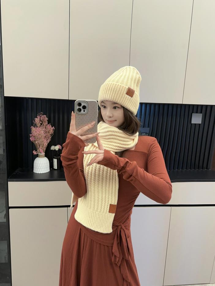 réplica,joyas,joyería,1:1,replica,fake,lujo,barato réplica,joyas,joyería,1:1,replica,fake,lujo,barato Loewe nuevo traje clásico sombrero bufanda