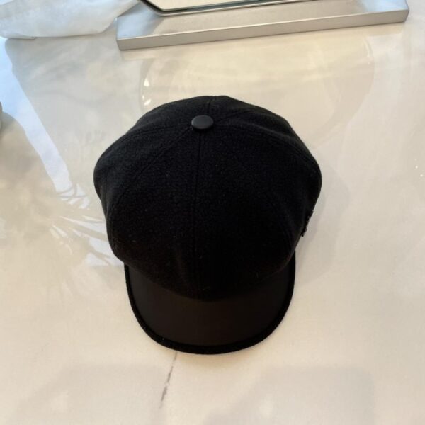 réplica,joyas,joyería,1:1,replica,fake,lujo,barato Gorra con visera octogonal de cuero y lana nueva YSL