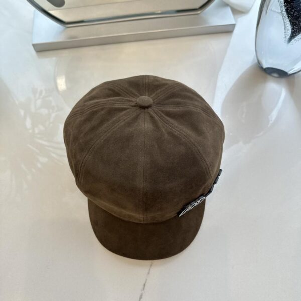 réplica,joyas,joyería,1:1,replica,fake,lujo,barato MiuMiu nuevo sombrero octogonal de gamuza de otoño e invierno.