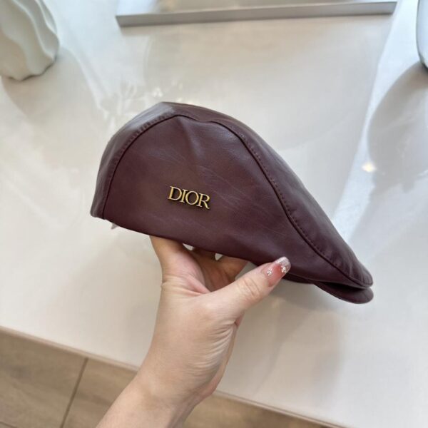 réplica,joyas,joyería,1:1,replica,fake,lujo,barato La nueva boina delantera de cuero de lichi de DIOR