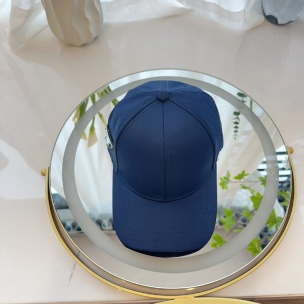 réplica,joyas,joyería,1:1,replica,fake,lujo,barato Nueva gorra con visera de Prada para hombre y mujer.