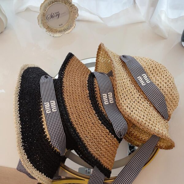 réplica,joyas,joyería,1:1,replica,fake,lujo,barato MiuMiu nuevo estilo gancho de mano estilo loli sombrero de pescador cinta a prueba de viento sombrero de pescador