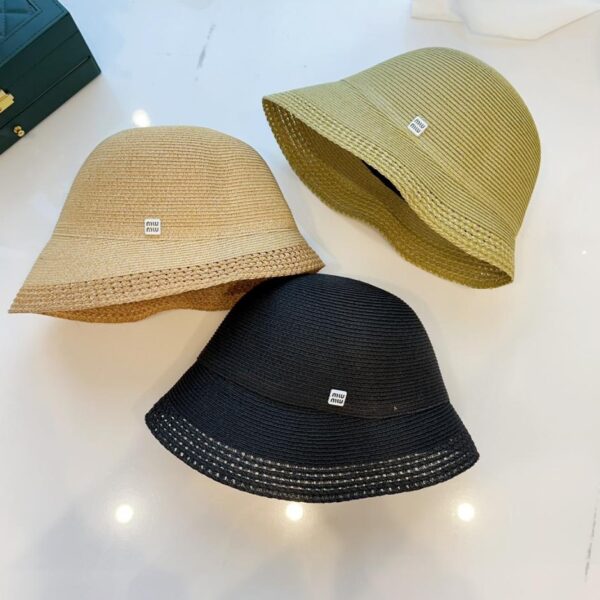 réplica,joyas,joyería,1:1,replica,fake,lujo,barato MiuMiu primavera y verano nuevo sombrero de cubo para el sol irregular trenzado fino