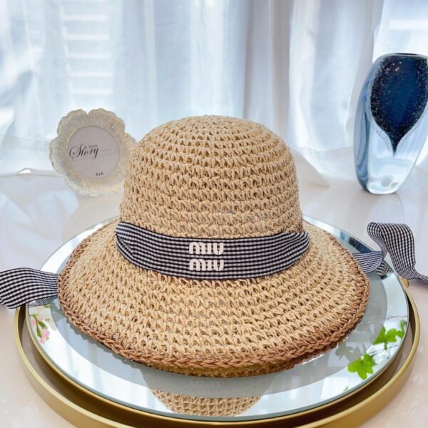 réplica,joyas,joyería,1:1,replica,fake,lujo,barato MiuMiu nuevo estilo gancho de mano estilo loli sombrero de pescador cinta a prueba de viento sombrero de pescador