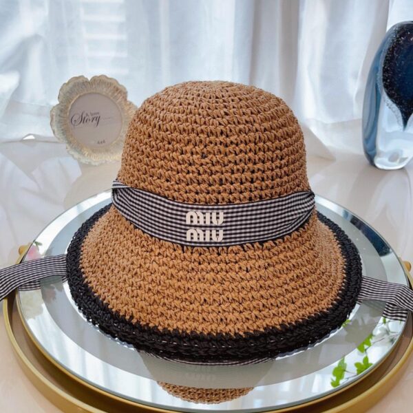 réplica,joyas,joyería,1:1,replica,fake,lujo,barato MiuMiu nuevo estilo gancho de mano estilo loli sombrero de pescador cinta a prueba de viento sombrero de pescador