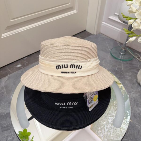 réplica,joyas,joyería,1:1,replica,fake,lujo,barato MiuMiu nueva gorra plana de verano 24