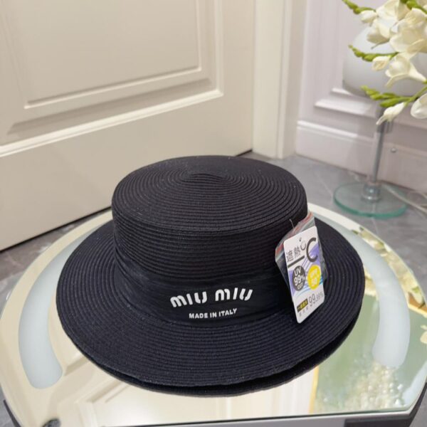 réplica,joyas,joyería,1:1,replica,fake,lujo,barato MiuMiu nueva gorra plana de verano 24