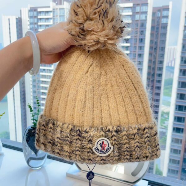 réplica,joyas,joyería,1:1,replica,fake,lujo,barato Moncler otoño e invierno nuevo gorro tejido con bolas de colores mezclados