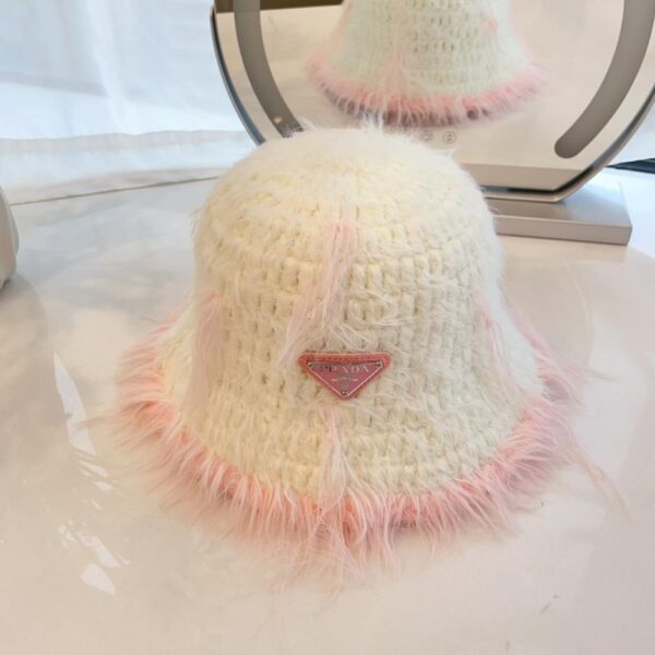 réplica,joyas,joyería,1:1,replica,fake,lujo,barato Prada otoño e invierno sombrero de pescador con borla enganchado a mano sombrero de punto
