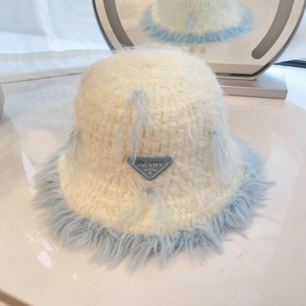réplica,joyas,joyería,1:1,replica,fake,lujo,barato Prada otoño e invierno sombrero de pescador con borla enganchado a mano sombrero de punto