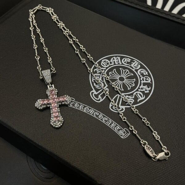 réplica,joyas,joyería,1:1,replica,fake,lujo,barato [Calidad de mostrador] Corazones de cromo Nuevo collar clásico de corazones de cromo Colgante de cruz de diamante rosa (E0B0)