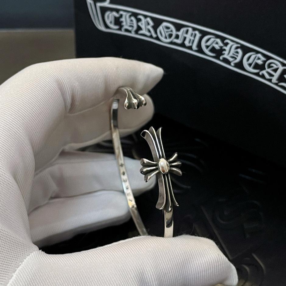 réplica,joyas,joyería,1:1,replica,fake,lujo,barato réplica,joyas,joyería,1:1,replica,fake,lujo,barato Pulsera cruzada retro clásica con corazones cromados (910E)