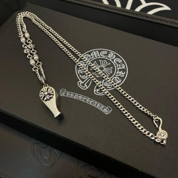 réplica,joyas,joyería,1:1,replica,fake,lujo,barato [Calidad de mostrador] Corazones cromados nuevo collar Retro clásico colgante con forma de silbato (8B7C)