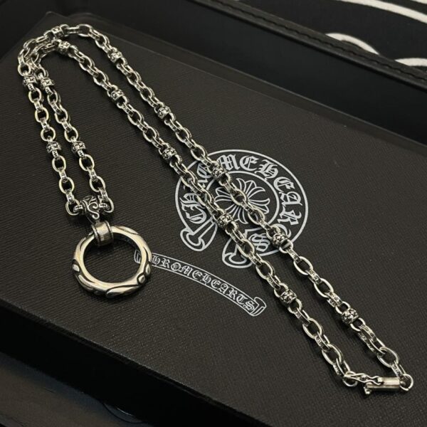 réplica,joyas,joyería,1:1,replica,fake,lujo,barato [Calidad de mostrador] Corazones cromados Nuevo collar de bola de flor cruzada Colgante de anillo de flor de ratán (0AE2)