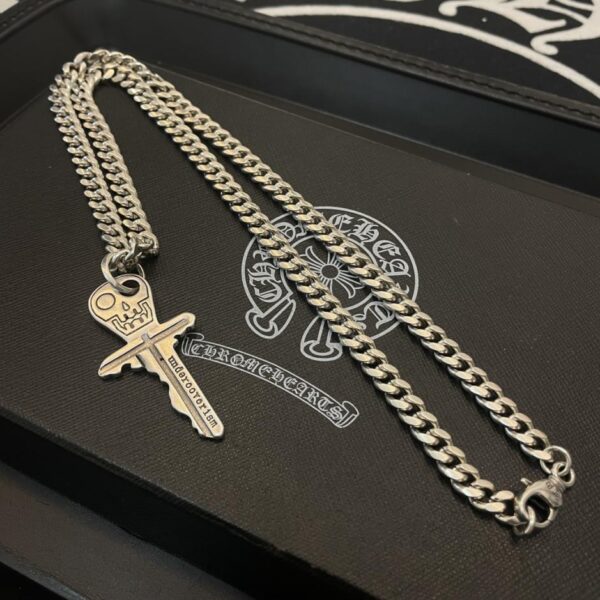 réplica,joyas,joyería,1:1,replica,fake,lujo,barato [Calidad de mostrador] Colgante con llave y collar clásico nuevo con corazones cromados (428B)