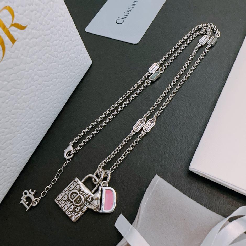 réplica,joyas,joyería,1:1,replica,fake,lujo,barato réplica,joyas,joyería,1:1,replica,fake,lujo,barato Collar DIOR nuevo modelo pareja estilo mostrador (0AA3)