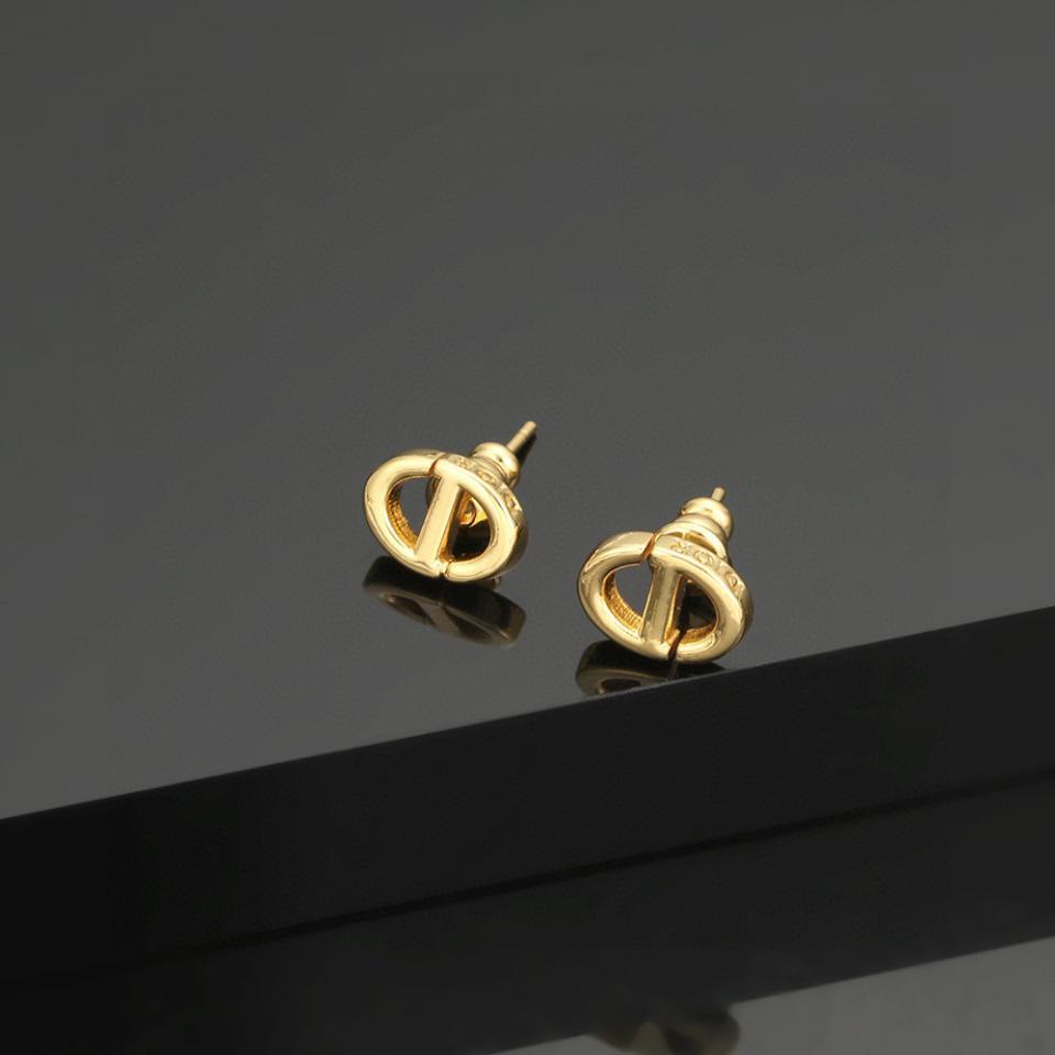 réplica,joyas,joyería,1:1,replica,fake,lujo,barato réplica,joyas,joyería,1:1,replica,fake,lujo,barato Pendientes simples Dior cd letter último sitio web oficial Aguja de plata S925 (0D9F)