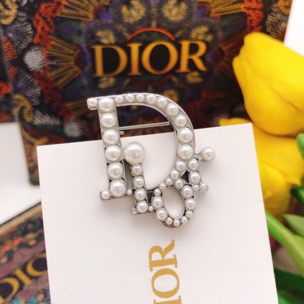 réplica,joyas,joyería,1:1,replica,fake,lujo,barato Los contadores de broches con letras Dior son consistentes. (8223)