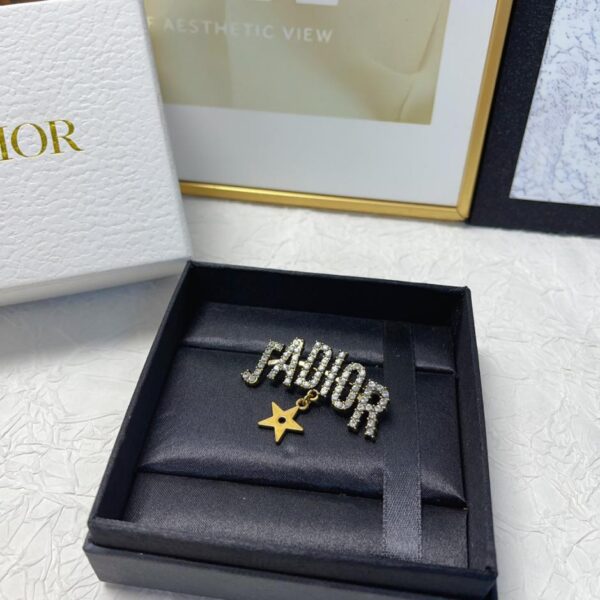 réplica,joyas,joyería,1:1,replica,fake,lujo,barato Broche con nuevo logo Dior (782D)