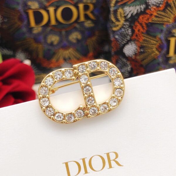 réplica,joyas,joyería,1:1,replica,fake,lujo,barato El último mini broche CD de Dior (FBFC)