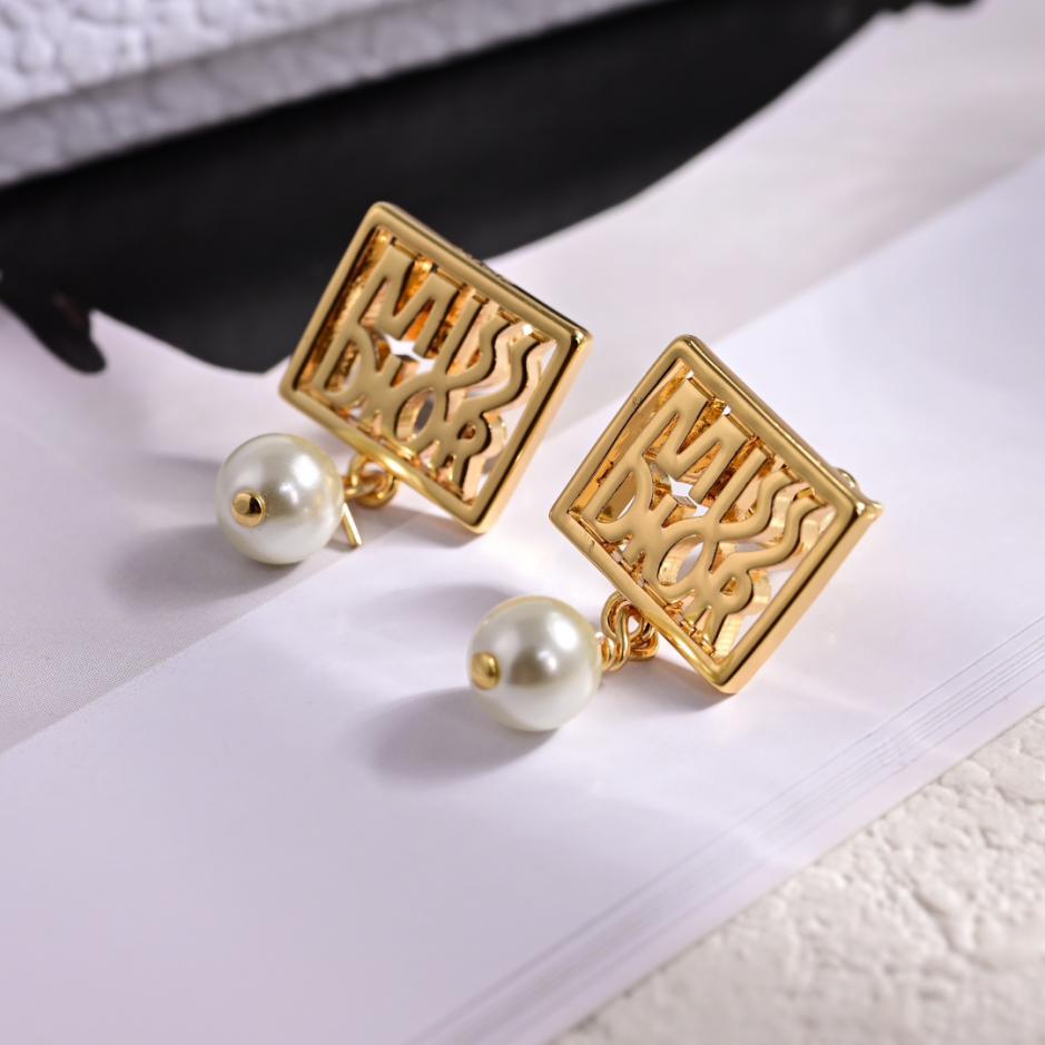 réplica,joyas,joyería,1:1,replica,fake,lujo,barato réplica,joyas,joyería,1:1,replica,fake,lujo,barato Pendientes Dior con letras nuevas (D999)