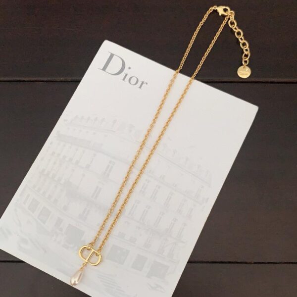 réplica,joyas,joyería,1:1,replica,fake,lujo,barato Los últimos pendientes con letras de perlas grandes y pequeñas de Dior (E105)