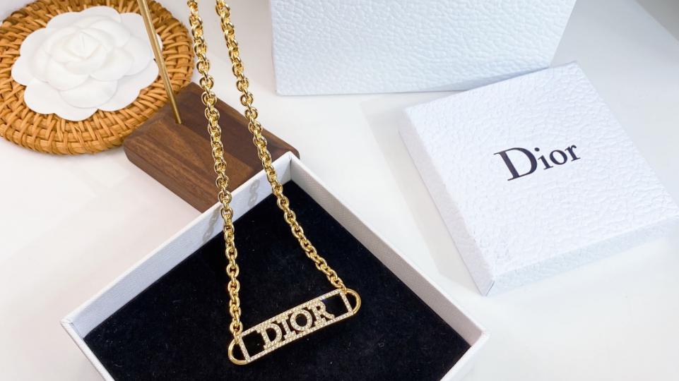 réplica,joyas,joyería,1:1,replica,fake,lujo,barato réplica,joyas,joyería,1:1,replica,fake,lujo,barato Collar Dior con letras llenas de diamantes (80FF)