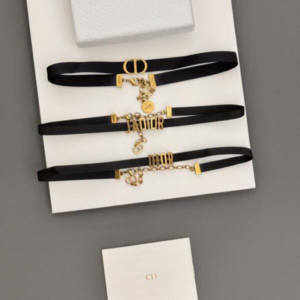 réplica,joyas,joyería,1:1,replica,fake,lujo,barato Gargantilla con collar de cuerda negra con letras Dior (1FDA)