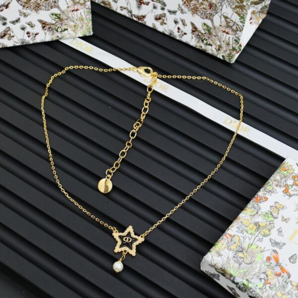 réplica,joyas,joyería,1:1,replica,fake,lujo,barato Dior 25 pendientes pequeños de perlas y estrellas de cinco puntas Cruise de principios de primavera (ADEB)