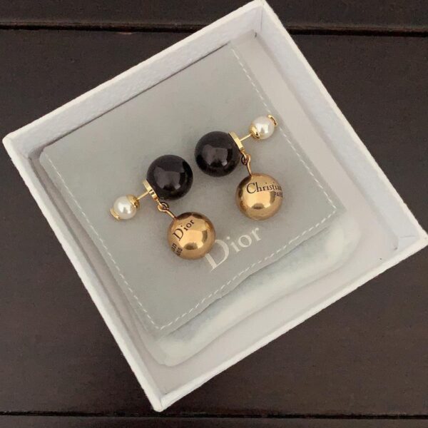 réplica,joyas,joyería,1:1,replica,fake,lujo,barato Los últimos pendientes de bolas de bronce con perlas grandes y pequeñas de Dior (5FCC)