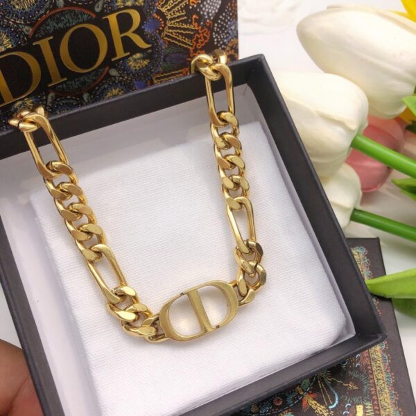 réplica,joyas,joyería,1:1,replica,fake,lujo,barato  Mostrador de collar de letras Dior (D667)