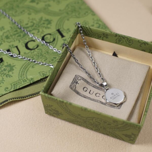 réplica,joyas,joyería,1:1,replica,fake,lujo,barato [Completamente de plata de ley 925] Collar brillante con letras hexagonales de Gucci Serie Trademark, mismo estilo para hombres y mujeres (F279)