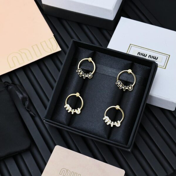 réplica,joyas,joyería,1:1,replica,fake,lujo,barato Pendientes con letras esmaltadas miumiu (197E)