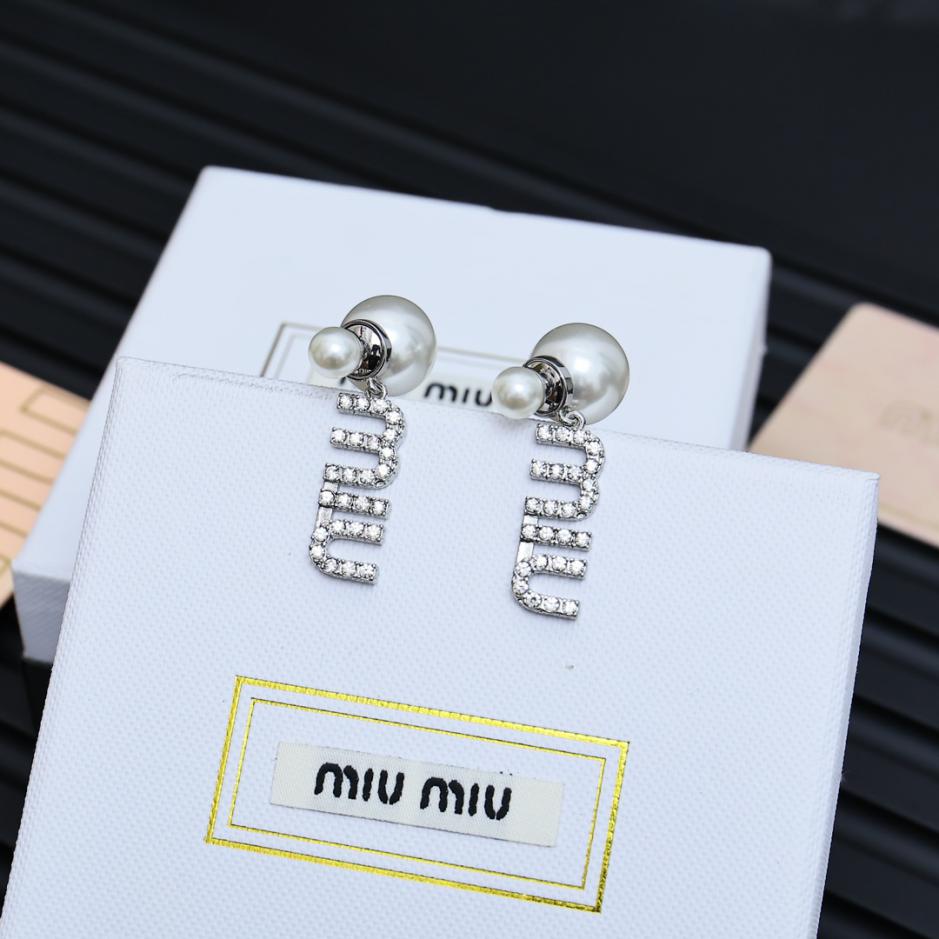 réplica,joyas,joyería,1:1,replica,fake,lujo,barato réplica,joyas,joyería,1:1,replica,fake,lujo,barato Pendientes con letras de perlas Miumiu (FCB8)