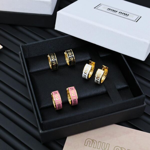 réplica,joyas,joyería,1:1,replica,fake,lujo,barato Pendientes de aro con letras esmaltadas de miumiu (AA98)