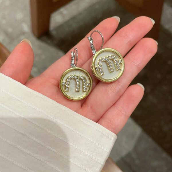 réplica,joyas,joyería,1:1,replica,fake,lujo,barato Pendientes con letras de diamantes y cristal de nácar natural miumiu (7EA2)