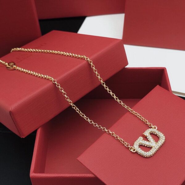 réplica,joyas,joyería,1:1,replica,fake,lujo,barato Collar Valentino con logo en v y diamante (B249)