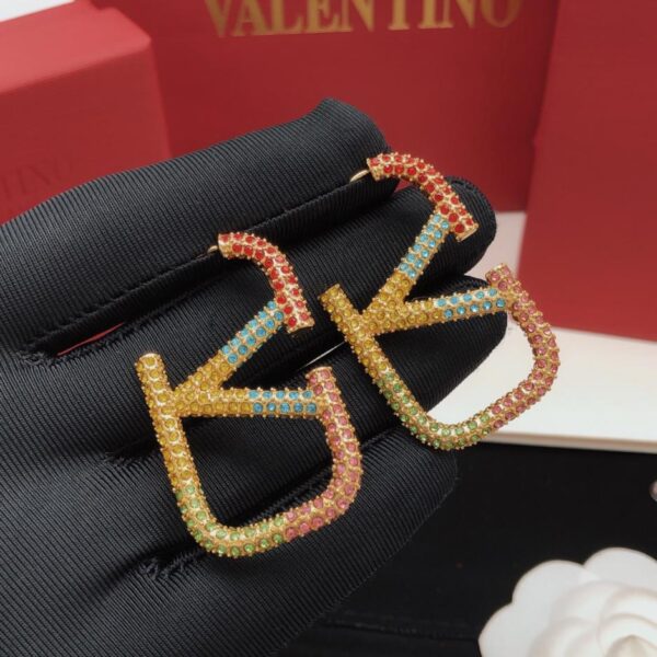 réplica,joyas,joyería,1:1,replica,fake,lujo,barato Los últimos pendientes de diamantes en forma de V de Valentino (8905)