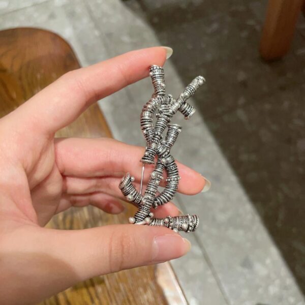 réplica,joyas,joyería,1:1,replica,fake,lujo,barato Yves Saint Laurent contador nuevo broche sincronizado (4876)