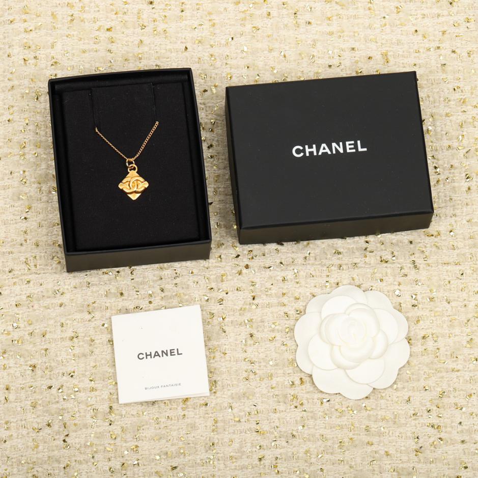 réplica,joyas,joyería,1:1,replica,fake,lujo,barato réplica,joyas,joyería,1:1,replica,fake,lujo,barato Collar Chanel con diamantes pequeños.