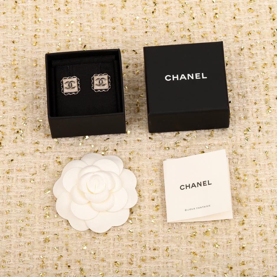 réplica,joyas,joyería,1:1,replica,fake,lujo,barato réplica,joyas,joyería,1:1,replica,fake,lujo,barato Pendientes Chanel con forma de cubo de azúcar de encaje negro