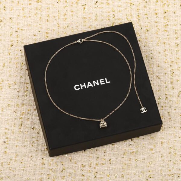 réplica,joyas,joyería,1:1,replica,fake,lujo,barato Pendientes con letras grabadas en forma de gota de agua de Chanel