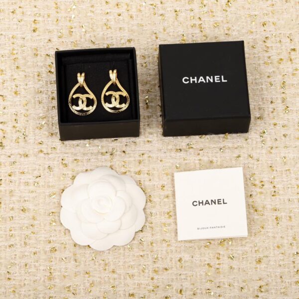 réplica,joyas,joyería,1:1,replica,fake,lujo,barato Pendientes con letras grabadas en forma de gota de agua de Chanel