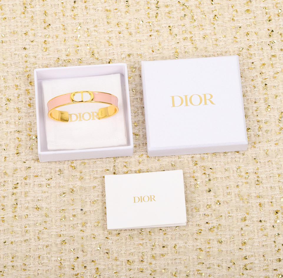 réplica,joyas,joyería,1:1,replica,fake,lujo,barato réplica,joyas,joyería,1:1,replica,fake,lujo,barato Pulsera abierta con letras Dior.