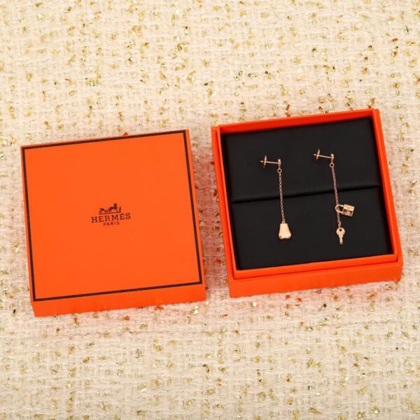 réplica,joyas,joyería,1:1,replica,fake,lujo,barato Los aretes Hermes con forma de nariz de cerdo se pueden personalizar en oro real de 18 quilates y diamantes.
