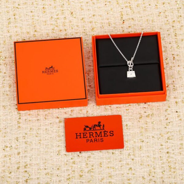 réplica,joyas,joyería,1:1,replica,fake,lujo,barato Los aretes Hermes con forma de nariz de cerdo se pueden personalizar en oro real de 18 quilates y diamantes.