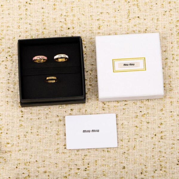 réplica,joyas,joyería,1:1,replica,fake,lujo,barato Pendientes nuevos con borlas y strass de Miu Miu