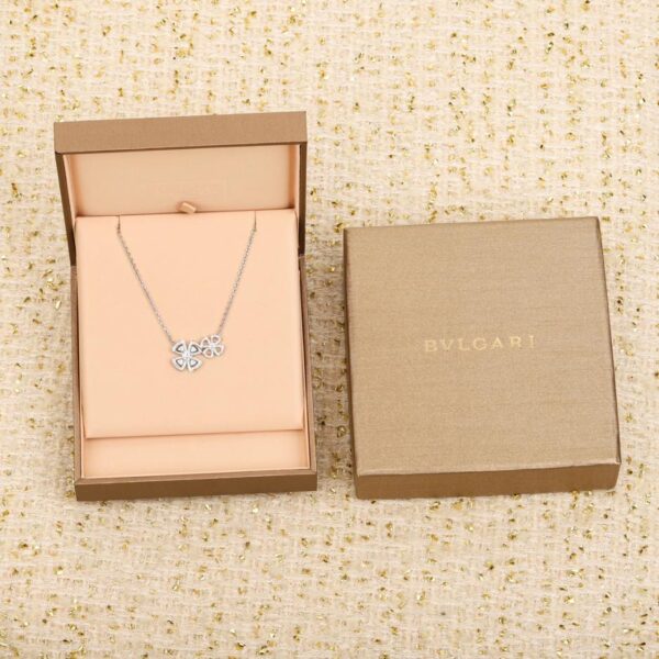 réplica,joyas,joyería,1:1,replica,fake,lujo,barato Collar con minifalda Bvlgari para el Día de San Valentín chino Serie DIVAS’ DREAM La rosa de 18 quilates se puede personalizar con oro real y diamantes